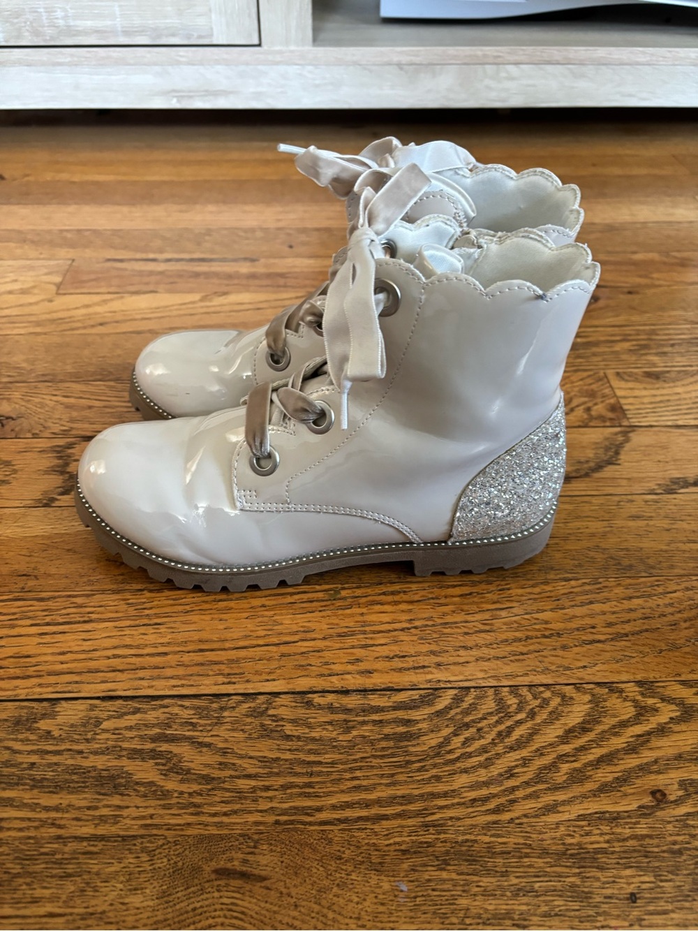 Girls' Cream Patent Lace-Up Boots with Scalloped Collar and Glitter Heel